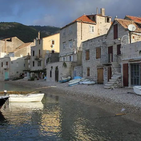 Appartement With A Parking Space Komiza, Vis - 9247