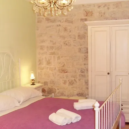Apartment With A Parking Space Komiza, Vis - 9247 Komiza