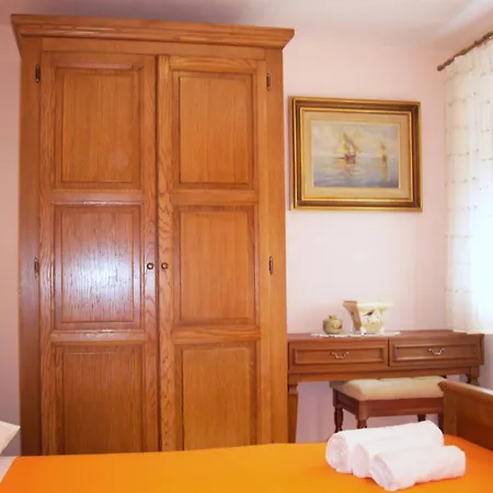 With A Parking Space Komiza, Vis - 9247 Apartment Komiza